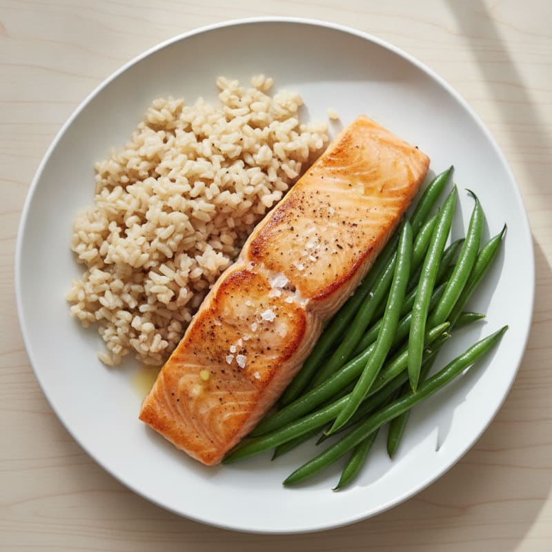 Seared Salmon Fillet with Steamed Green Beans and Brown Rice