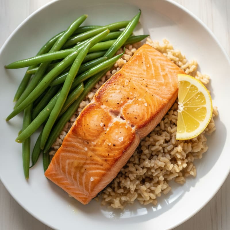 Seared Salmon with Steamed Green Beans and Brown Rice