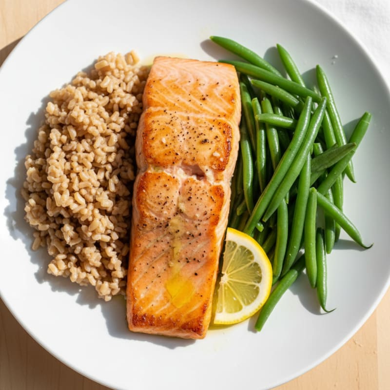 Seared Salmon with Steamed Green Beans and Brown Rice