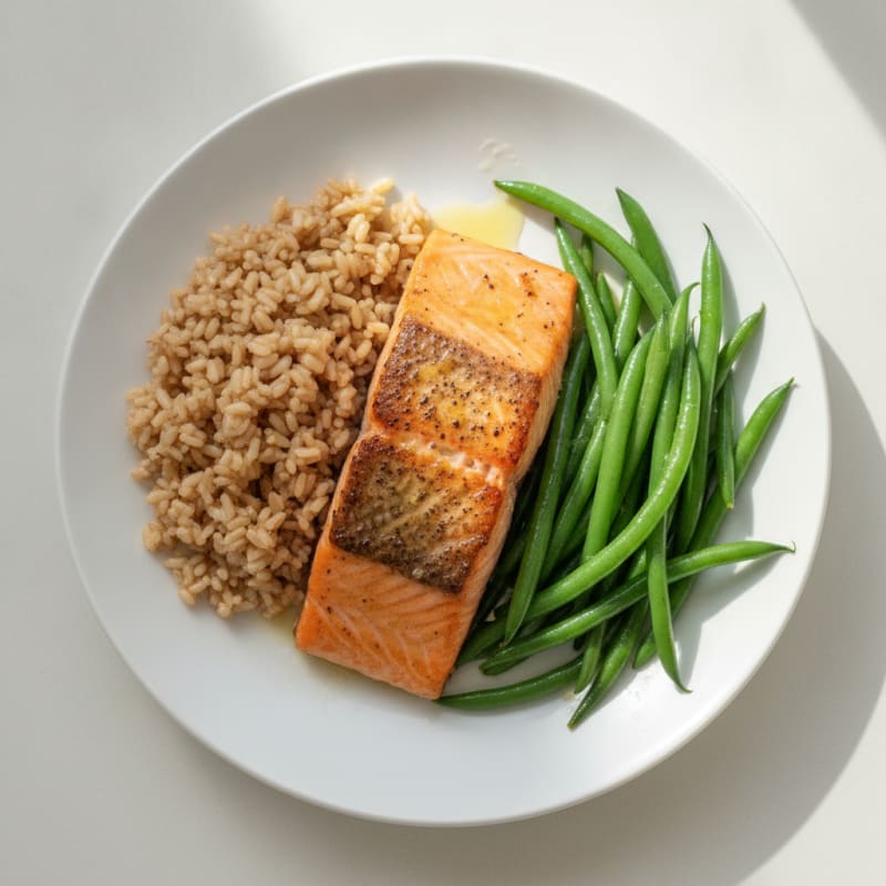 Seared Salmon Fillet with Steamed Green Beans and Brown Rice