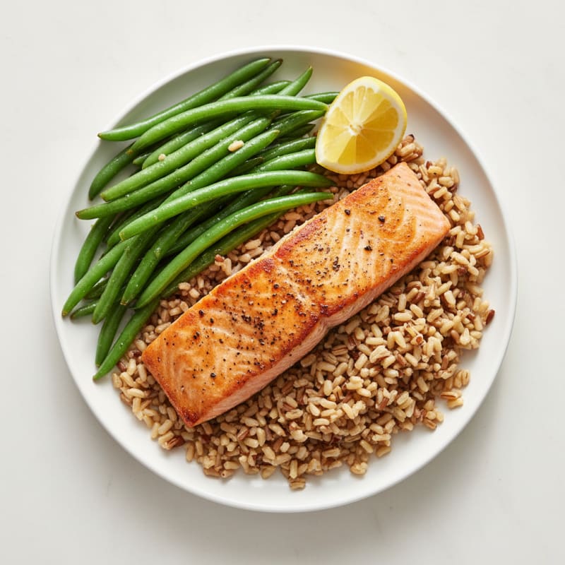 Seared Salmon Filet with Steamed Green Beans and Brown Rice