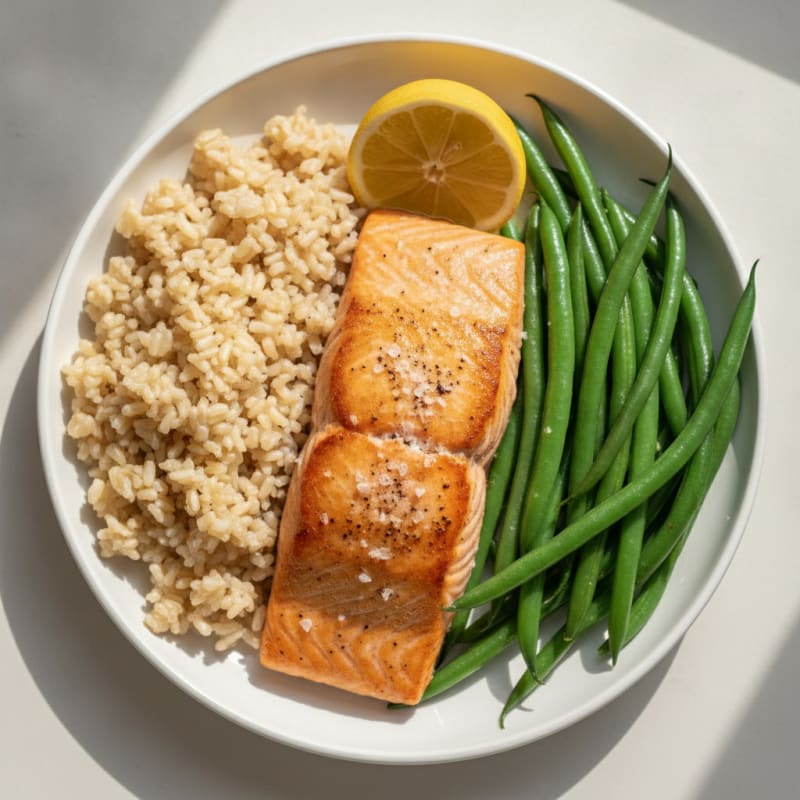 Seared Salmon with Steamed Green Beans and Brown Rice
