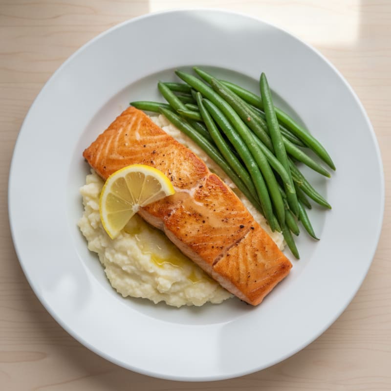 Seared Salmon Fillet with Steamed Green Beans and Garlic Mashed Cauliflower