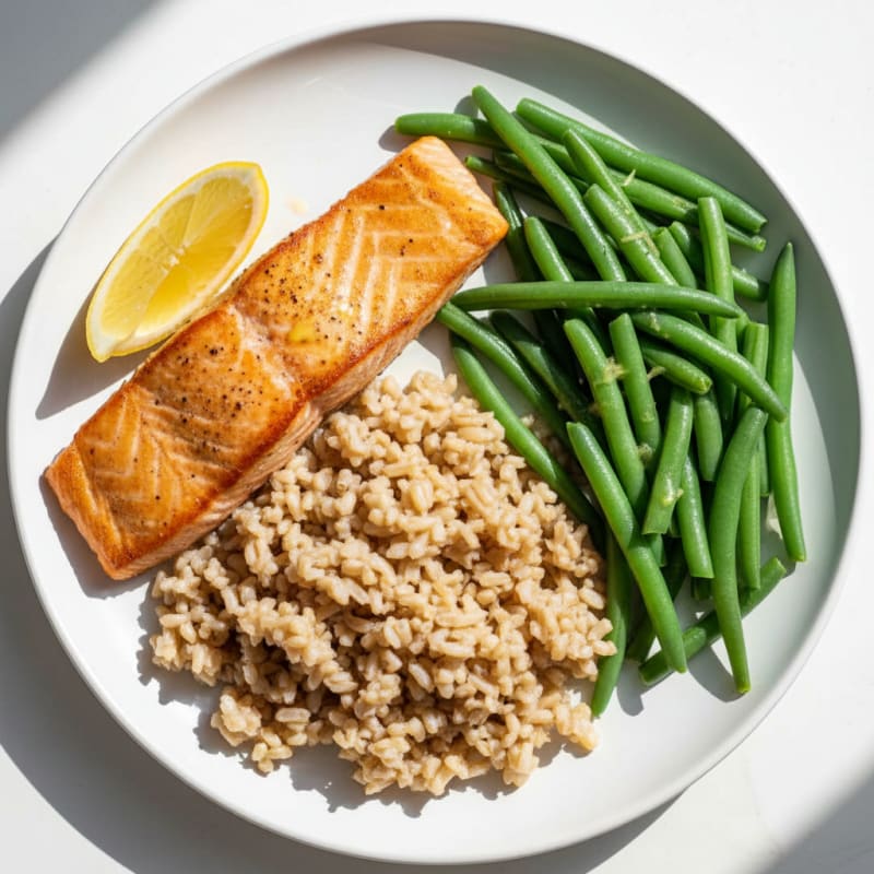 Seared Salmon with Steamed Green Beans and Brown Rice