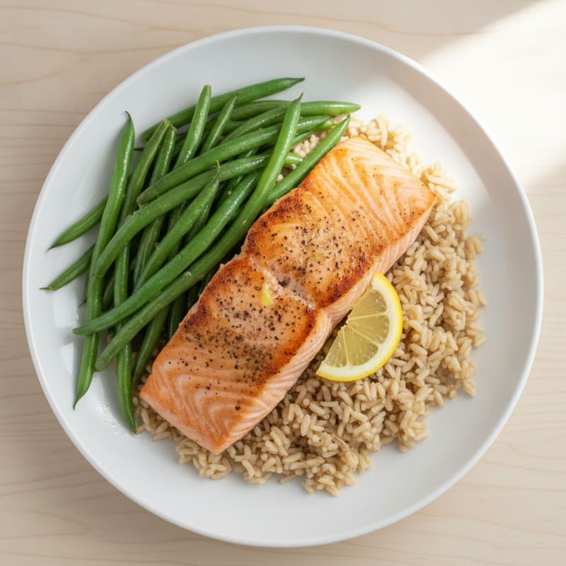 Seared Salmon with Steamed Green Beans and Brown Rice