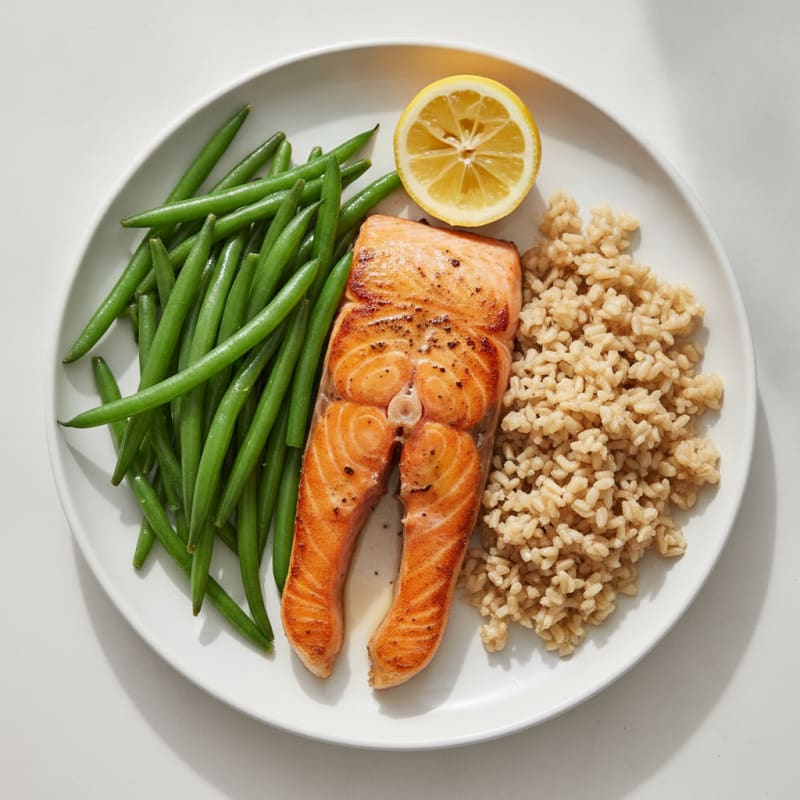 Seared Salmon Fillet with Steamed Green Beans and Brown Rice