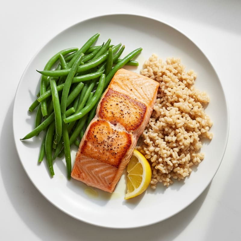 Seared Salmon with Steamed Green Beans and Brown Rice