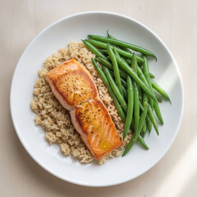 Seared Salmon with Steamed Green Beans and Brown Rice