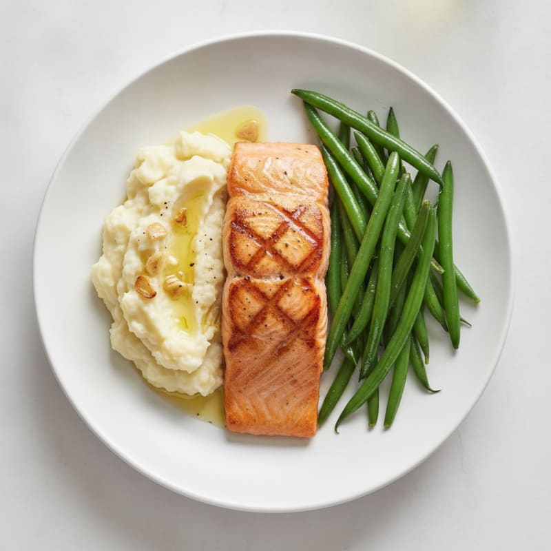 Seared Salmon Fillet with Steamed Green Beans and Garlic Mashed Cauliflower