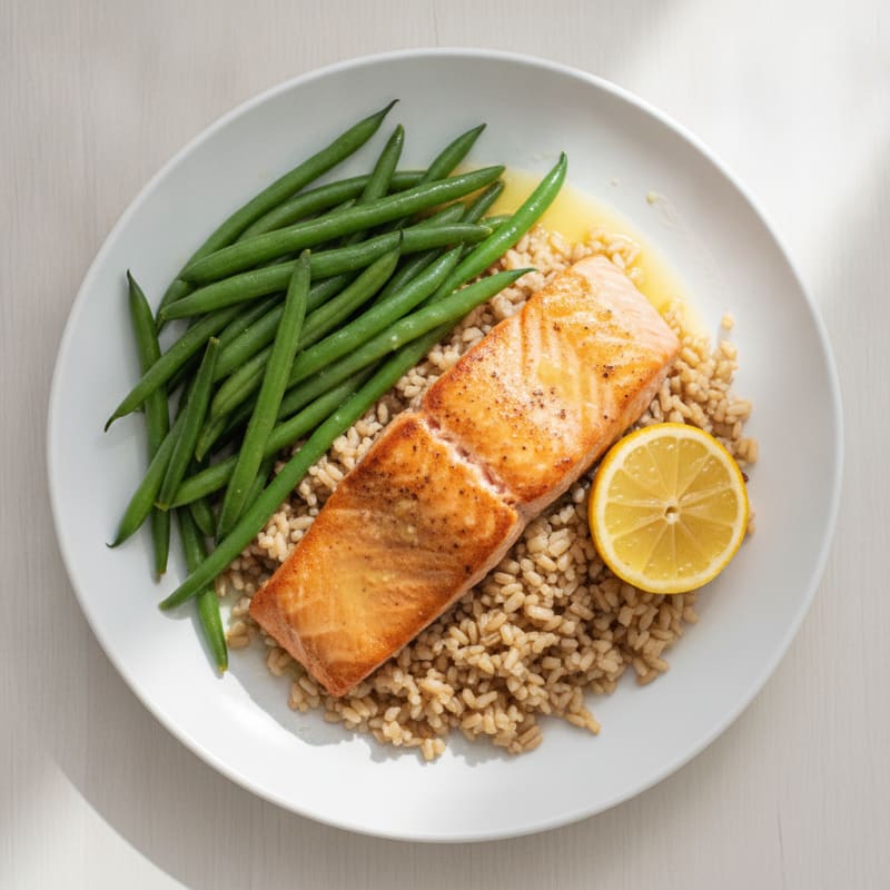 Seared Salmon with Steamed Green Beans and Brown Rice