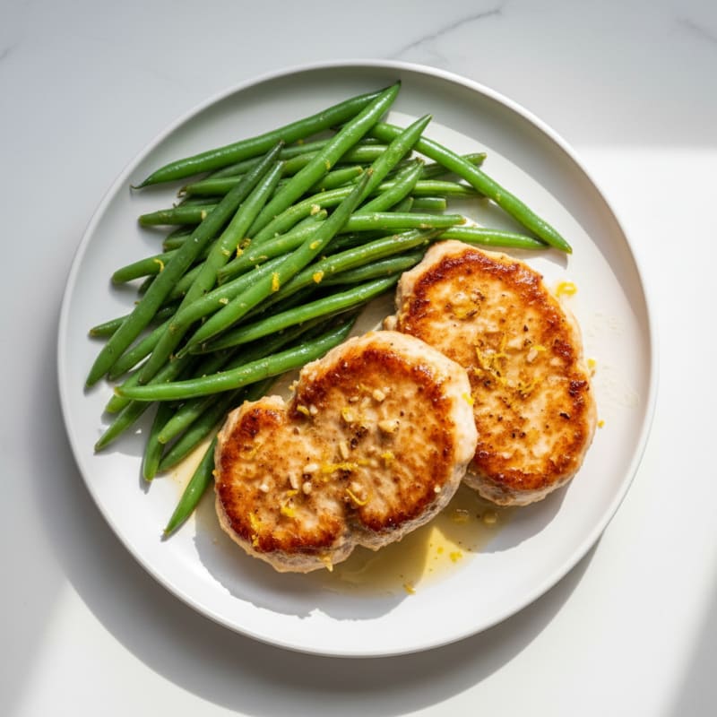 Seared Turkey Cutlet with Steamed Green Beans