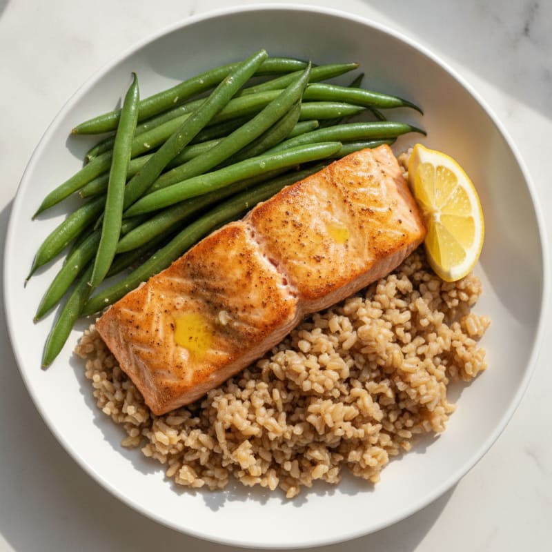 Seared Salmon with Steamed Green Beans and Brown Rice