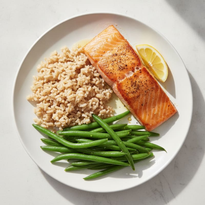 Seared Salmon with Steamed Green Beans and Brown Rice