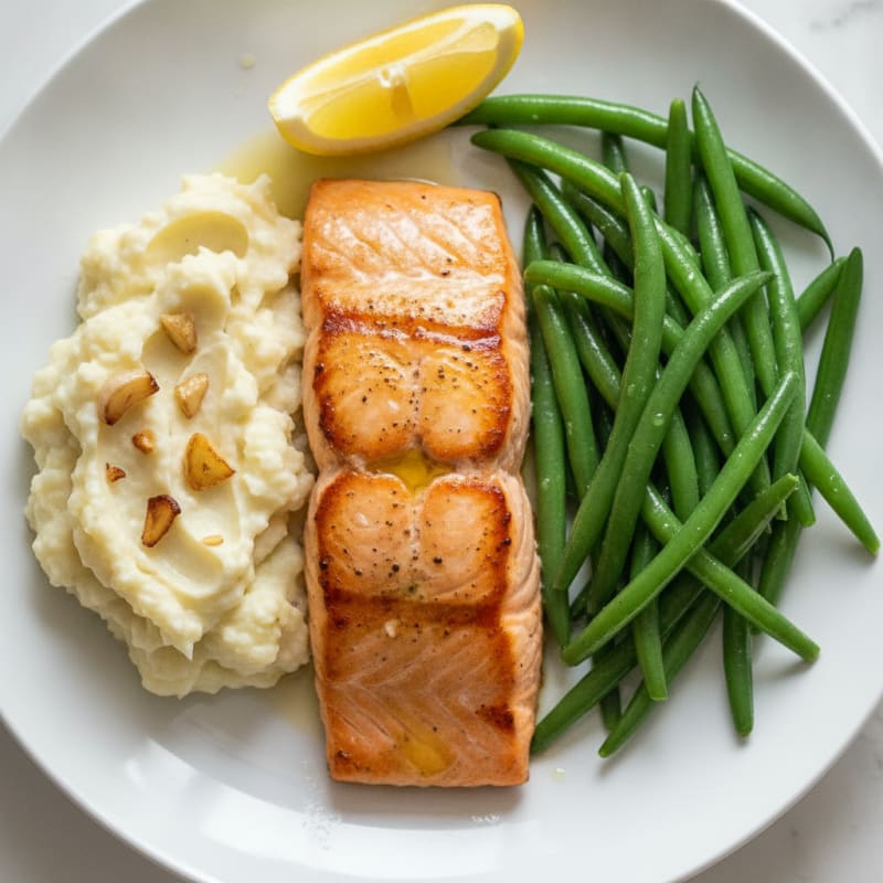 Seared Salmon Fillet with Steamed Green Beans and Garlic Mashed Cauliflower