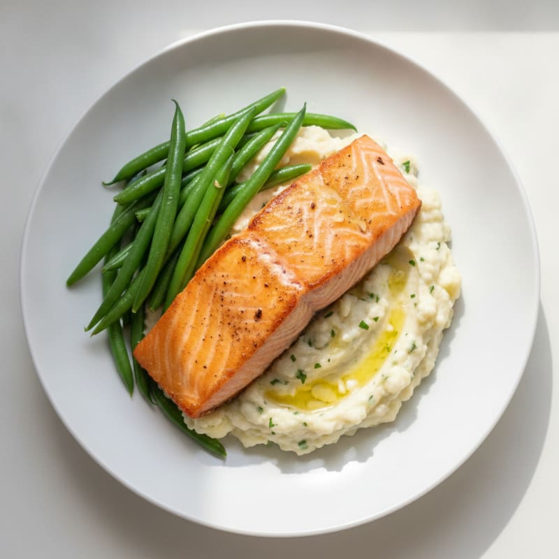 Seared Salmon Fillet with Steamed Green Beans and Garlic Cauliflower Mash