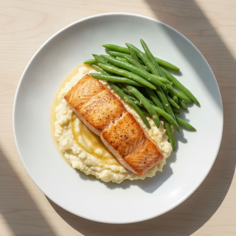 Seared Salmon with Steamed Green Beans and Garlic Mashed Cauliflower