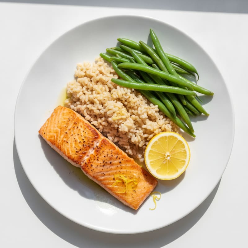 Seared Salmon with Steamed Green Beans and Brown Rice