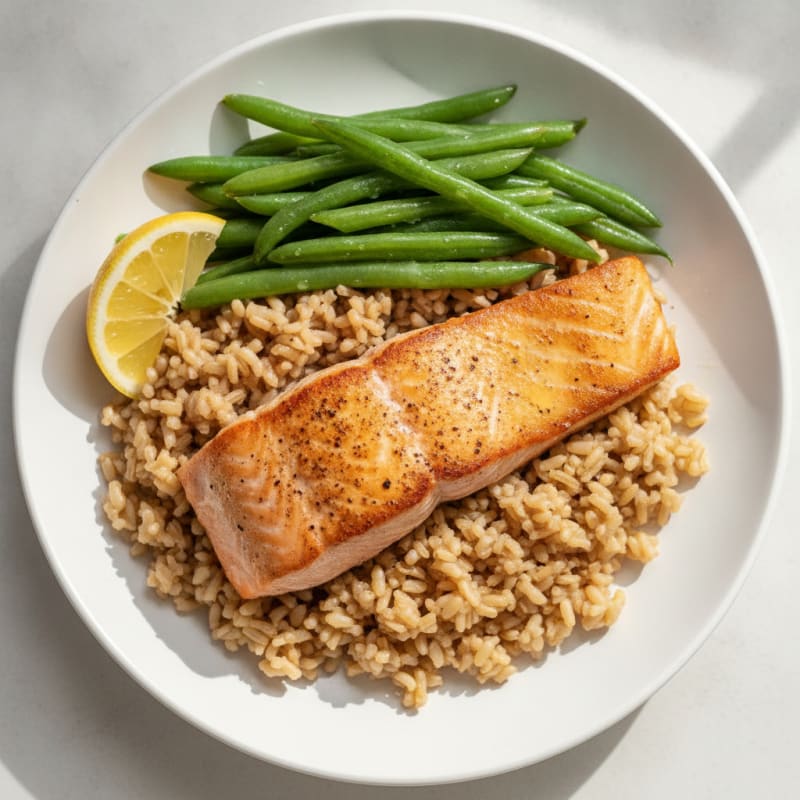 Seared Salmon with Steamed Green Beans and Brown Rice