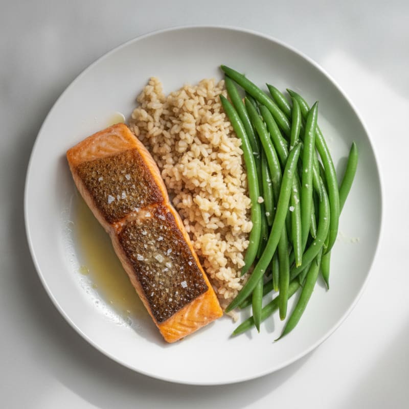 Seared Salmon Fillet with Steamed Green Beans and Brown Rice
