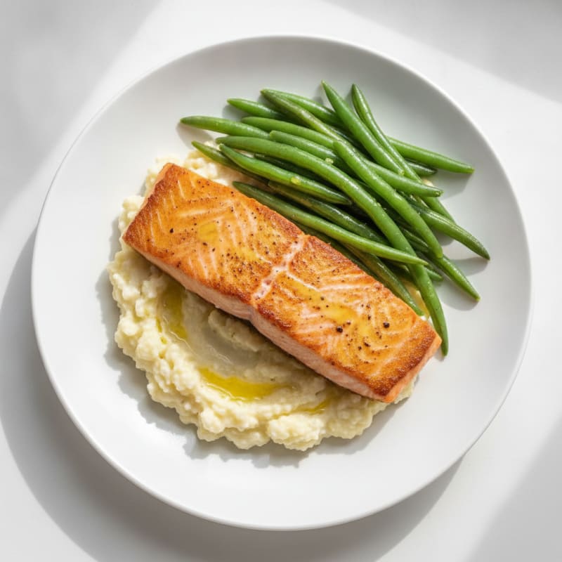 Seared Salmon with Steamed Green Beans and Cauliflower Mash