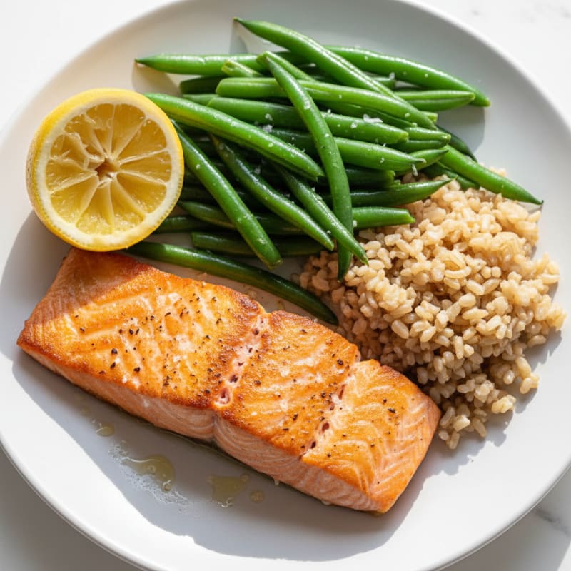 Seared Salmon Fillet with Steamed Green Beans and Brown Rice