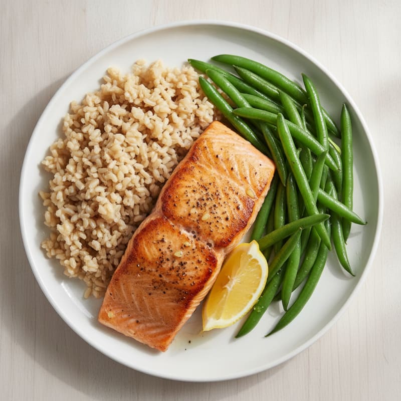 Seared Salmon with Steamed Green Beans and Brown Rice