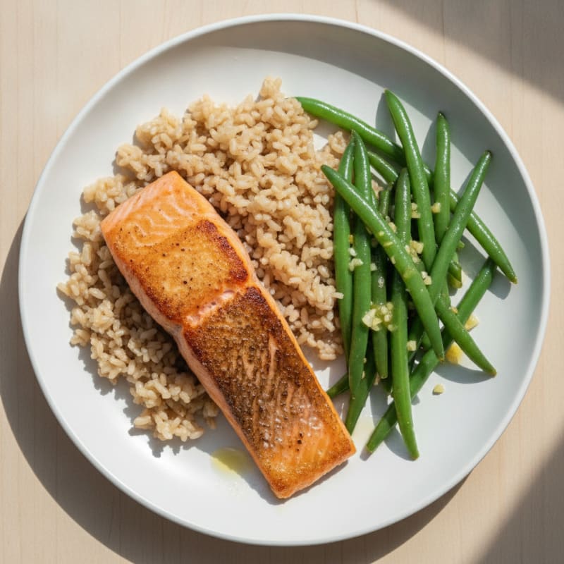 Seared Salmon Fillet with Steamed Green Beans and Brown Rice