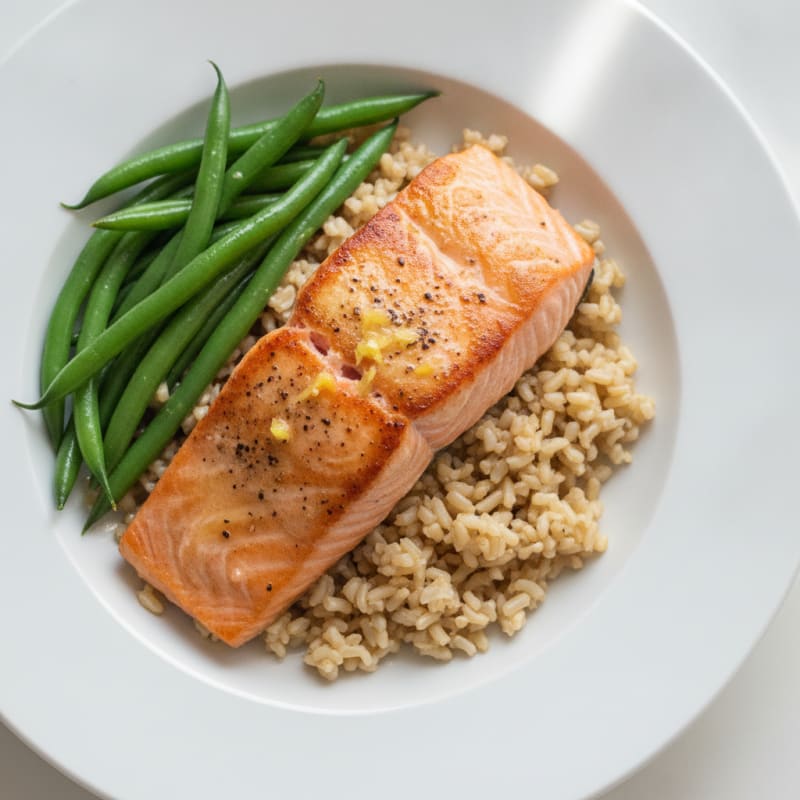 Seared Salmon Fillet with Steamed Green Beans and Brown Rice