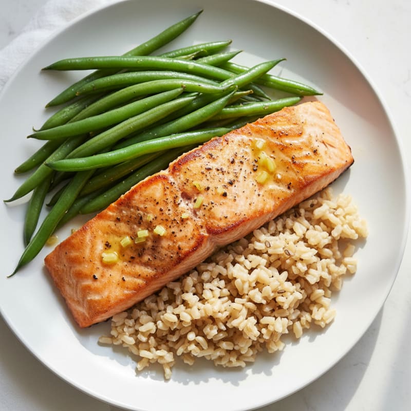 Seared Salmon Fillet with Steamed Green Beans and Brown Rice