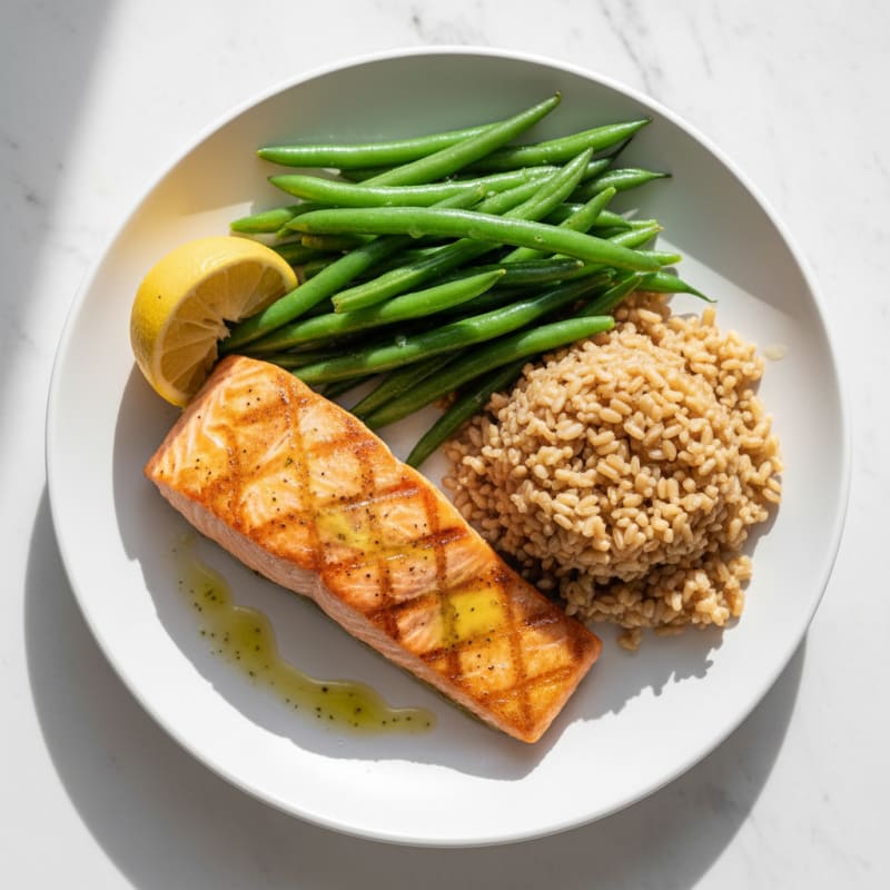 Seared Salmon with Steamed Green Beans and Brown Rice