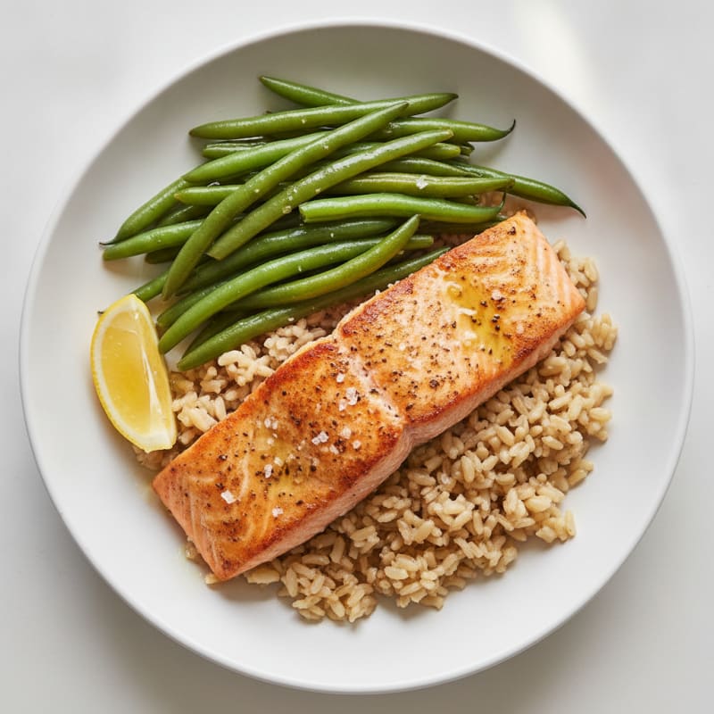 Seared Salmon with Steamed Green Beans and Brown Rice