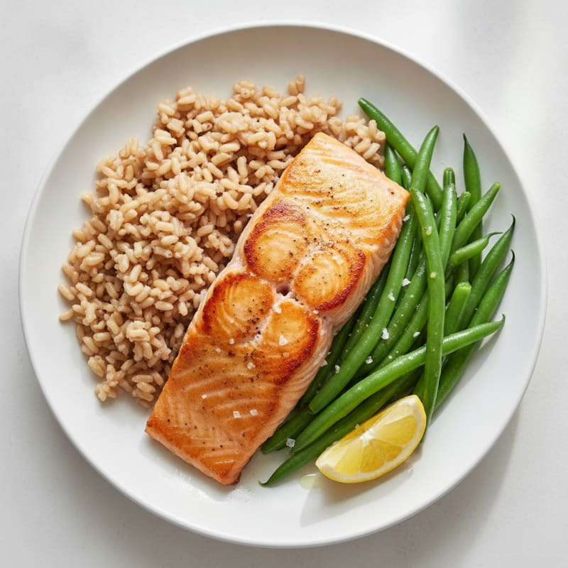 Seared Salmon with Steamed Green Beans and Brown Rice
