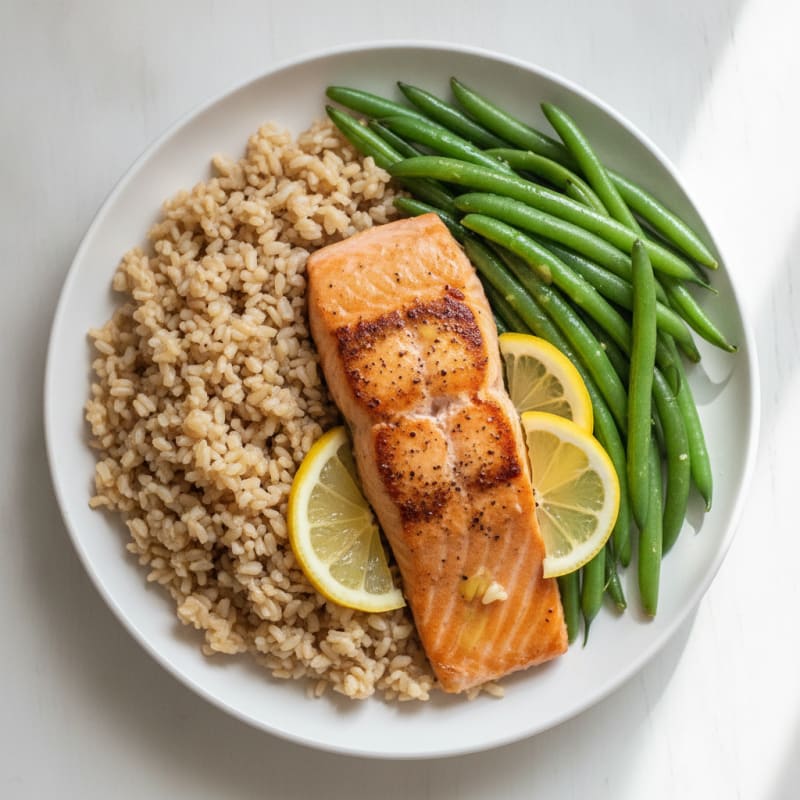 Seared Salmon Fillet with Steamed Green Beans and Brown Rice
