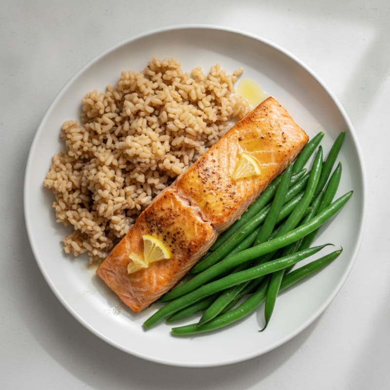 Seared Salmon Fillet with Steamed Green Beans and Brown Rice