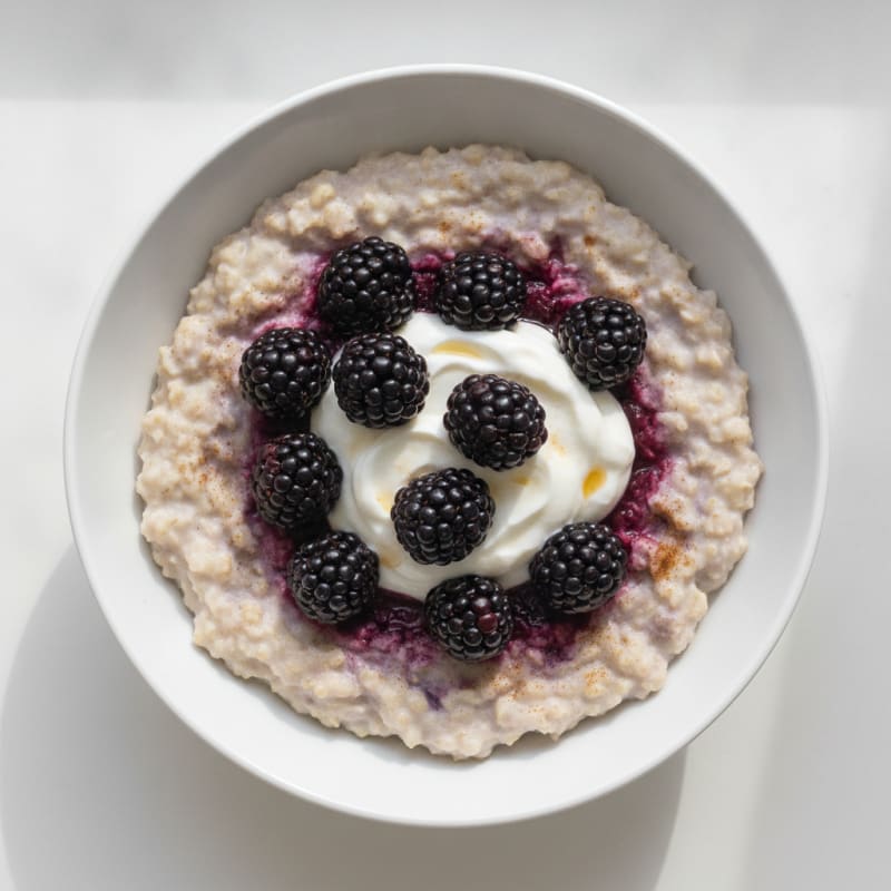 Blackberry Yogurt Oatmeal Bowl