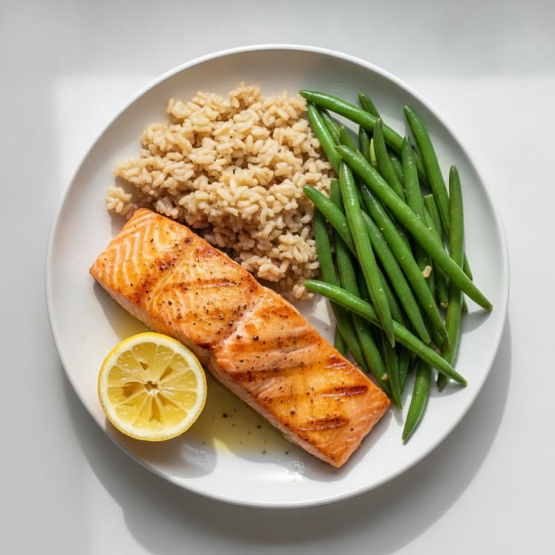 Seared Salmon with Steamed Green Beans and Brown Rice