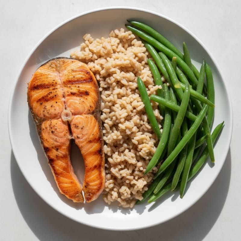 Seared Salmon with Steamed Green Beans and Brown Rice