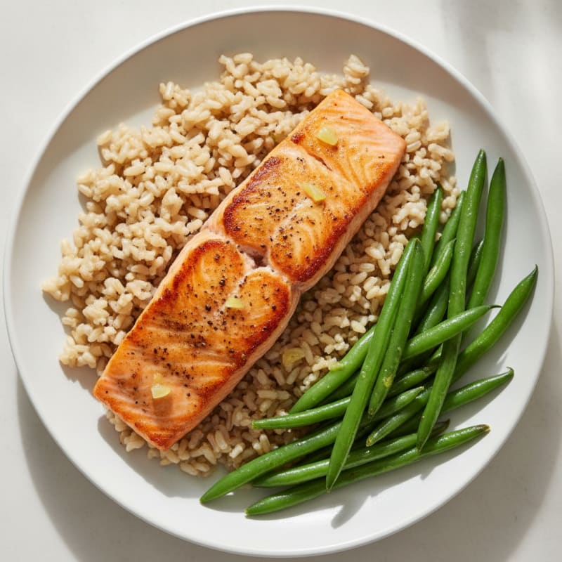 Seared Salmon with Steamed Green Beans and Brown Rice