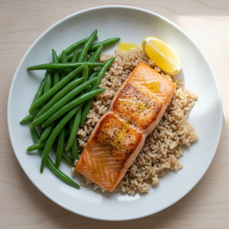 Seared Salmon Fillet with Steamed Green Beans and Brown Rice