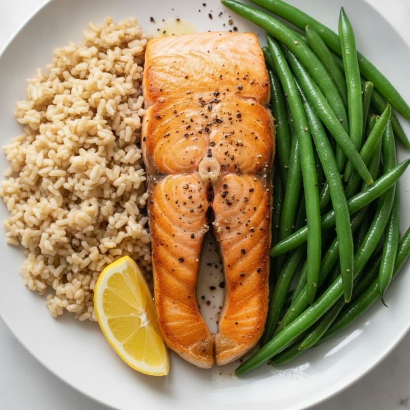 Seared Salmon with Steamed Green Beans and Brown Rice