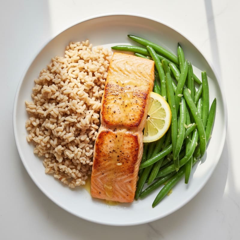 Seared Salmon with Steamed Green Beans and Brown Rice