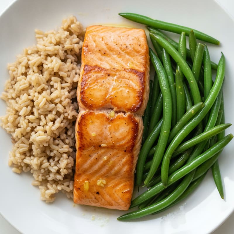Seared Salmon with Steamed Green Beans and Brown Rice