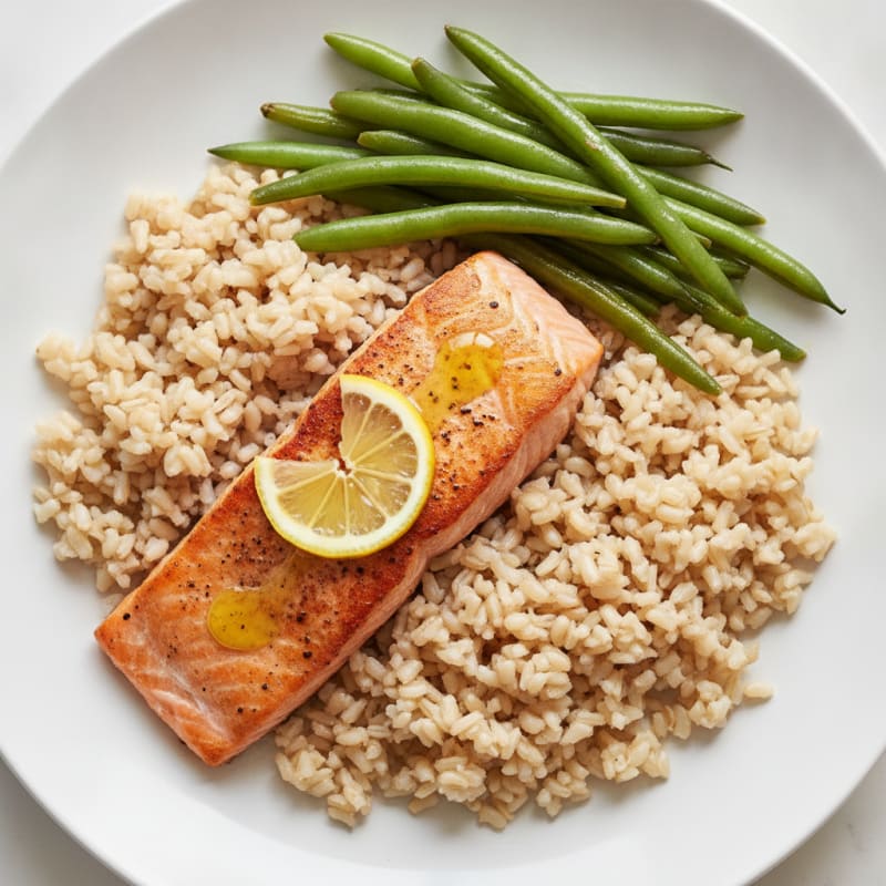 Seared Salmon with Steamed Green Beans and Brown Rice