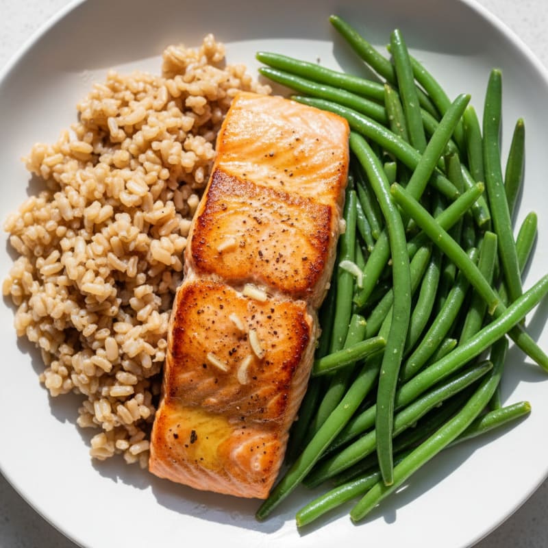 Seared Salmon with Steamed Green Beans and Brown Rice