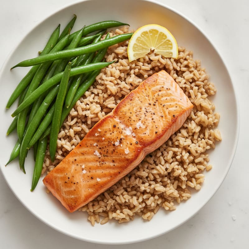 Seared Salmon with Steamed Green Beans and Brown Rice