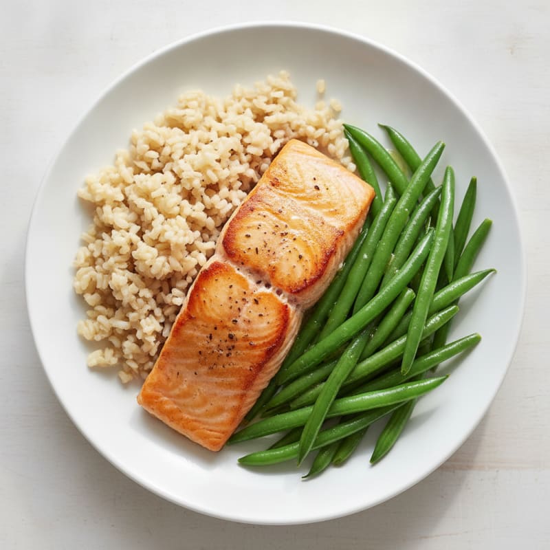 Seared Salmon Fillet with Steamed Green Beans and Brown Rice