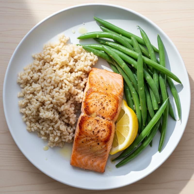 Seared Salmon with Steamed Green Beans and Brown Rice