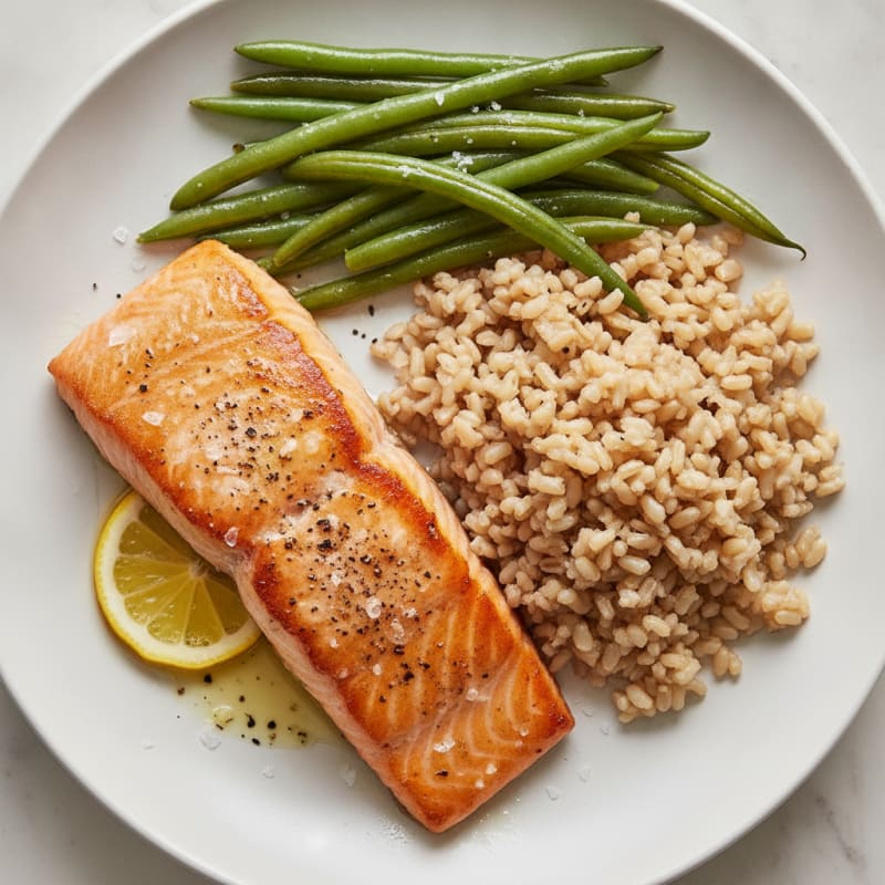 Seared Salmon with Steamed Green Beans and Brown Rice