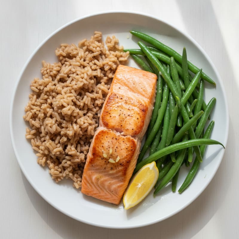 Seared Salmon Fillet with Steamed Green Beans and Brown Rice