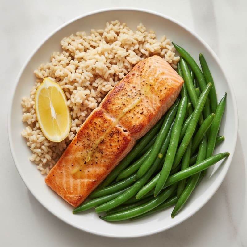 Seared Salmon with Steamed Green Beans and Brown Rice